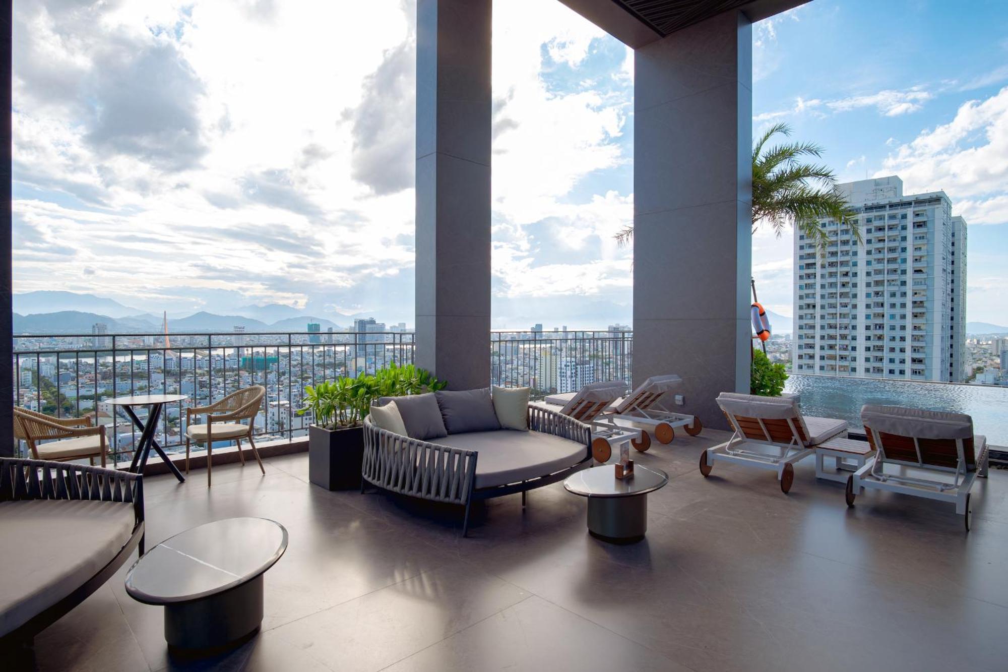 M Hotel Danang Eksteriør bilde The Sky Bar