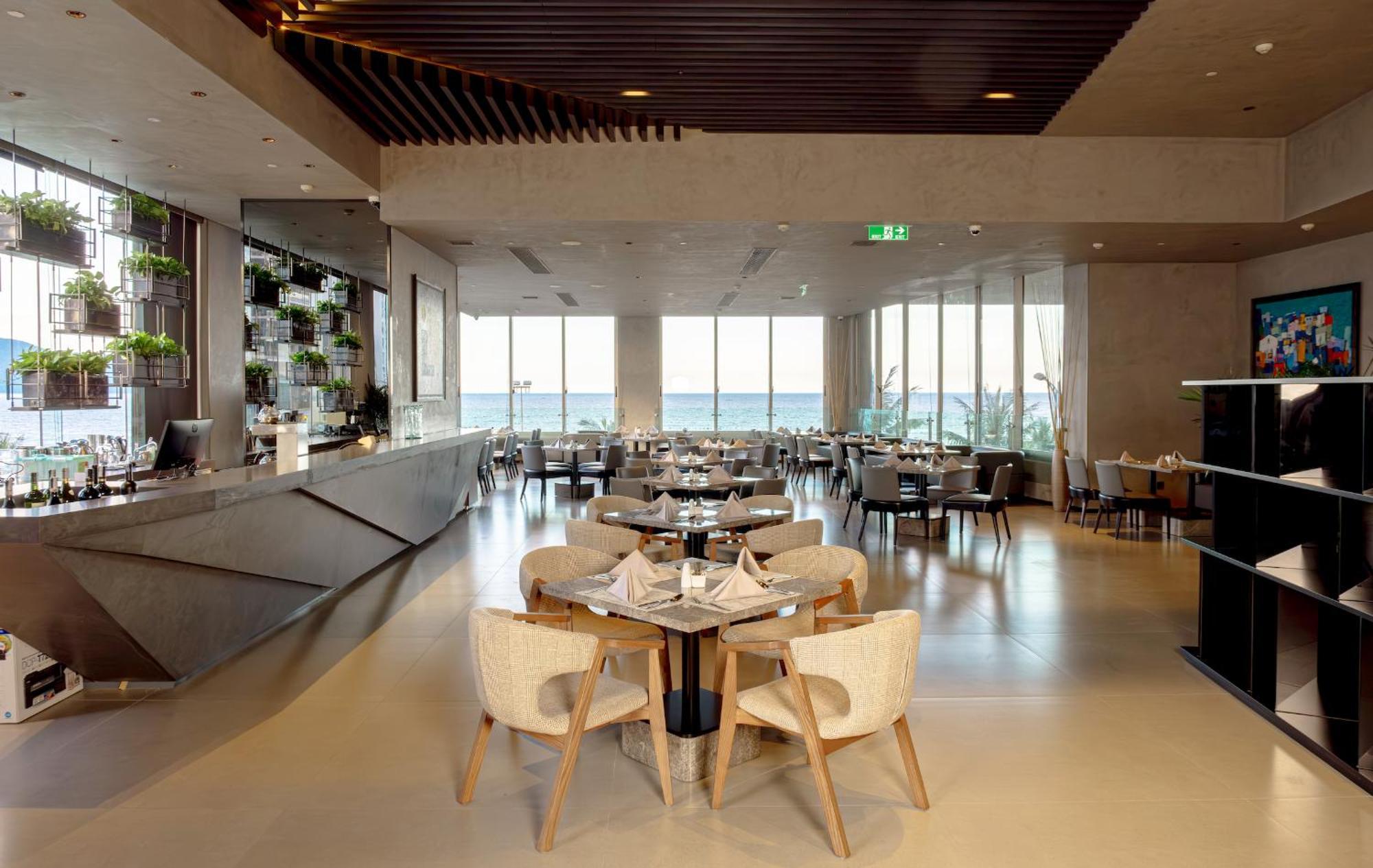 M Hotel Danang Eksteriør bilde The restaurant