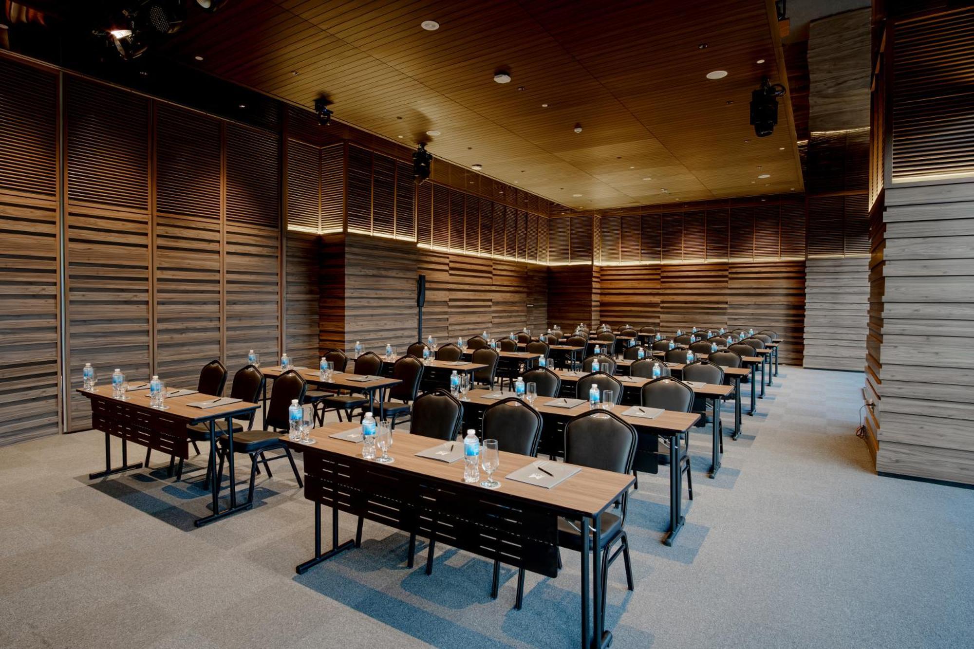 M Hotel Danang Eksteriør bilde The interior of the conference room