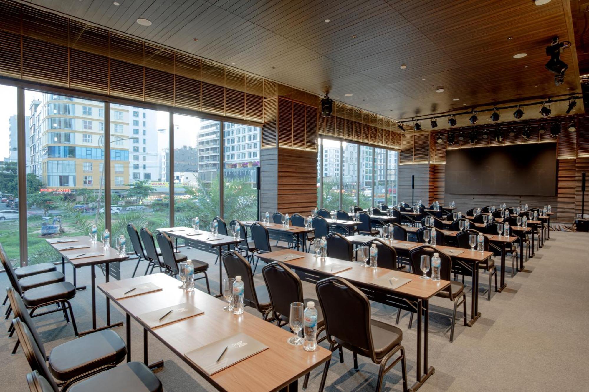 M Hotel Danang Eksteriør bilde The Auditorium