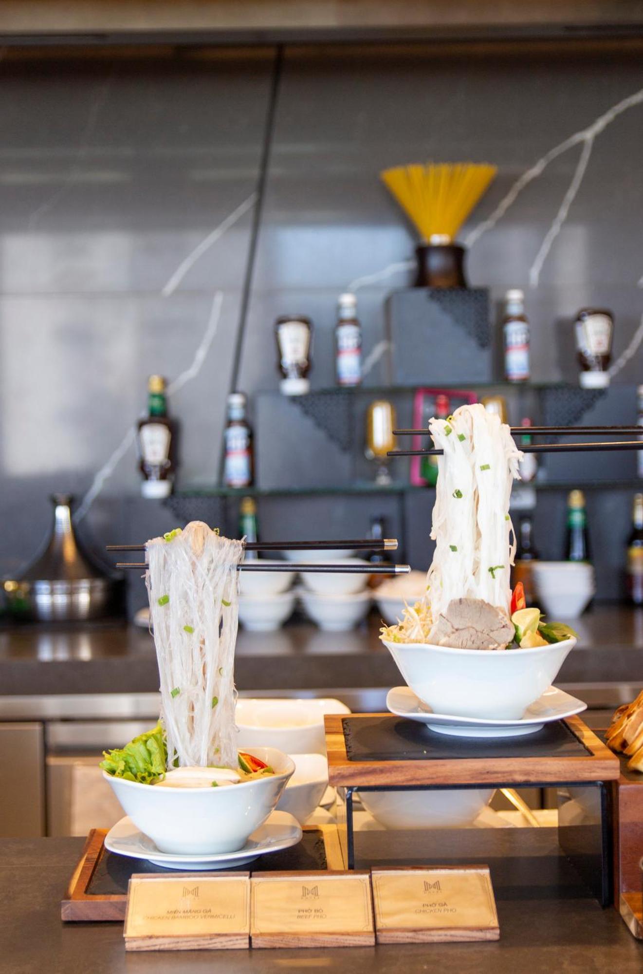M Hotel Danang Eksteriør bilde Rice vermicelli